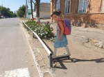 С началом нового учебного года возле городских школ г. Красноармейска снова появились макеты девочки-пешехода