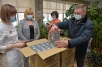 10 тысяч медицинских перчаток передано Энгельсской городской больнице №2 