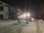 Работники МУП "Комбинат благоустройства" приступили к расчистке городских улиц от снега.