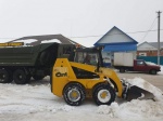 Сегодня работники МУП "Комбинат благоустройства" продолжили вывоз снега