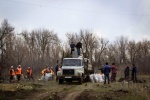 Сегодня, работники МУП "Комбинат благоустройства", несмотря на выходной день, ликвидировали очередную несанкционированную свалку на территории "Совхозного поселка".