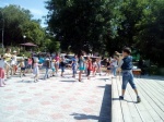 24 июля в Парке культуры и отдыха, в рубрике "Делу время - потехе  час", состоялась конкурсно-игровая программа для детей "Водные забавы"