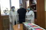 Депутаты областной Думы продолжают поддерживать медиков в пандемию