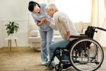 Инвалидам для получения пособий с 01.07.2020 не придется представлять справку об установлении инвалидности