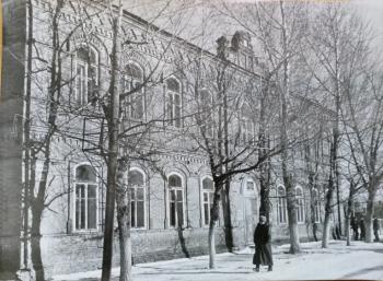 Фото. Средняя школа №8 г.Красноармейска, 2001г..jpg